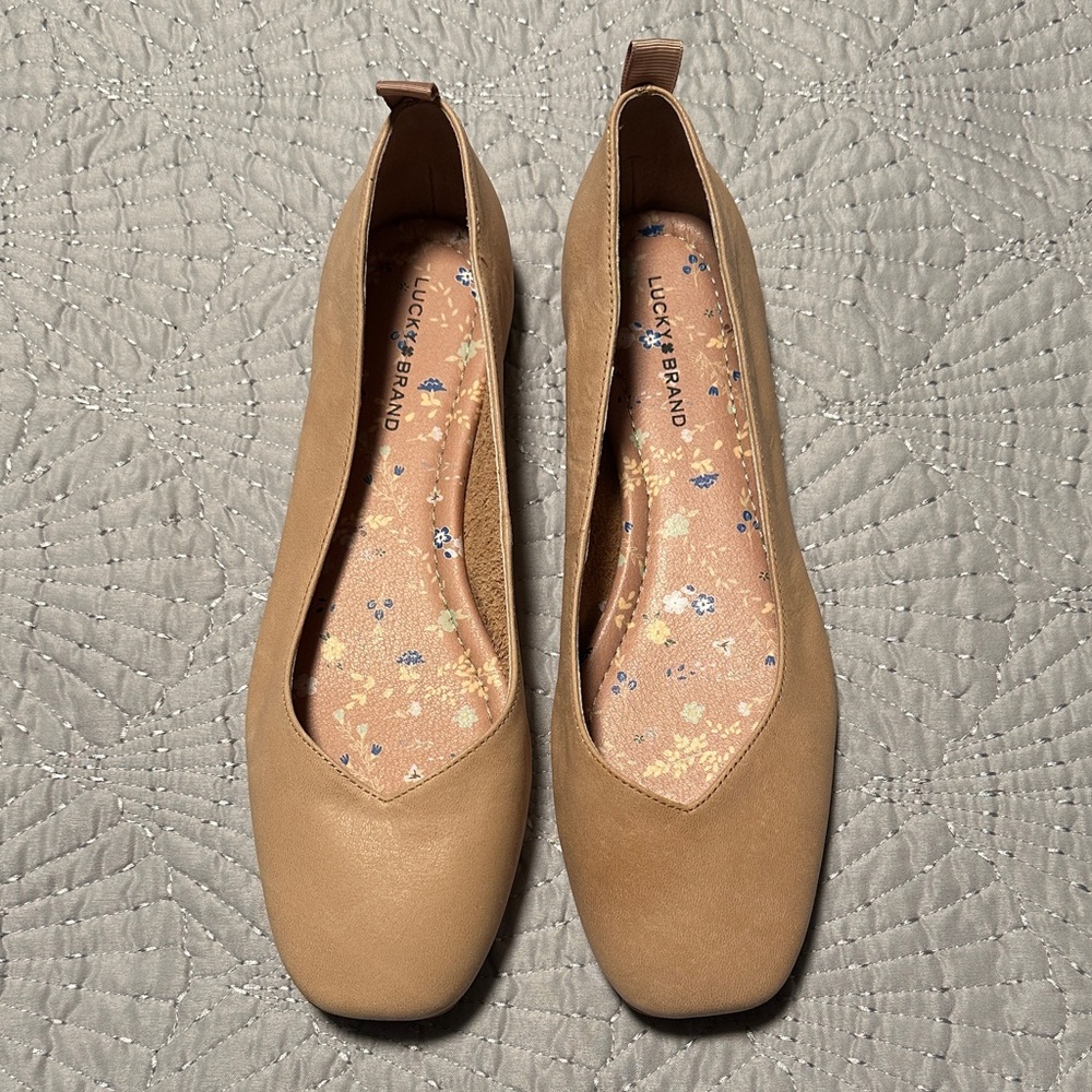 Lucky Brand Women's Sandy Beige Destrien2 Leather Flats, NEW, Size 9.5